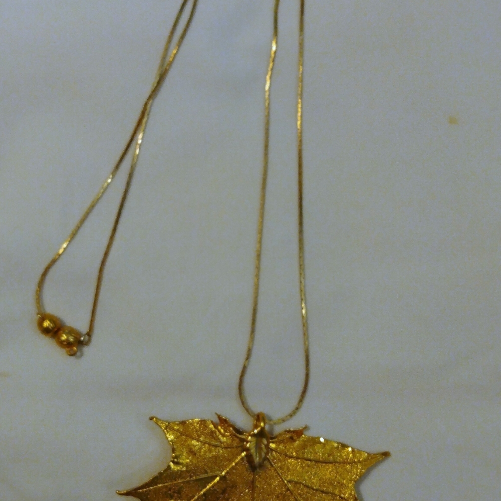Leaf Neclace - Picture 3 of 3